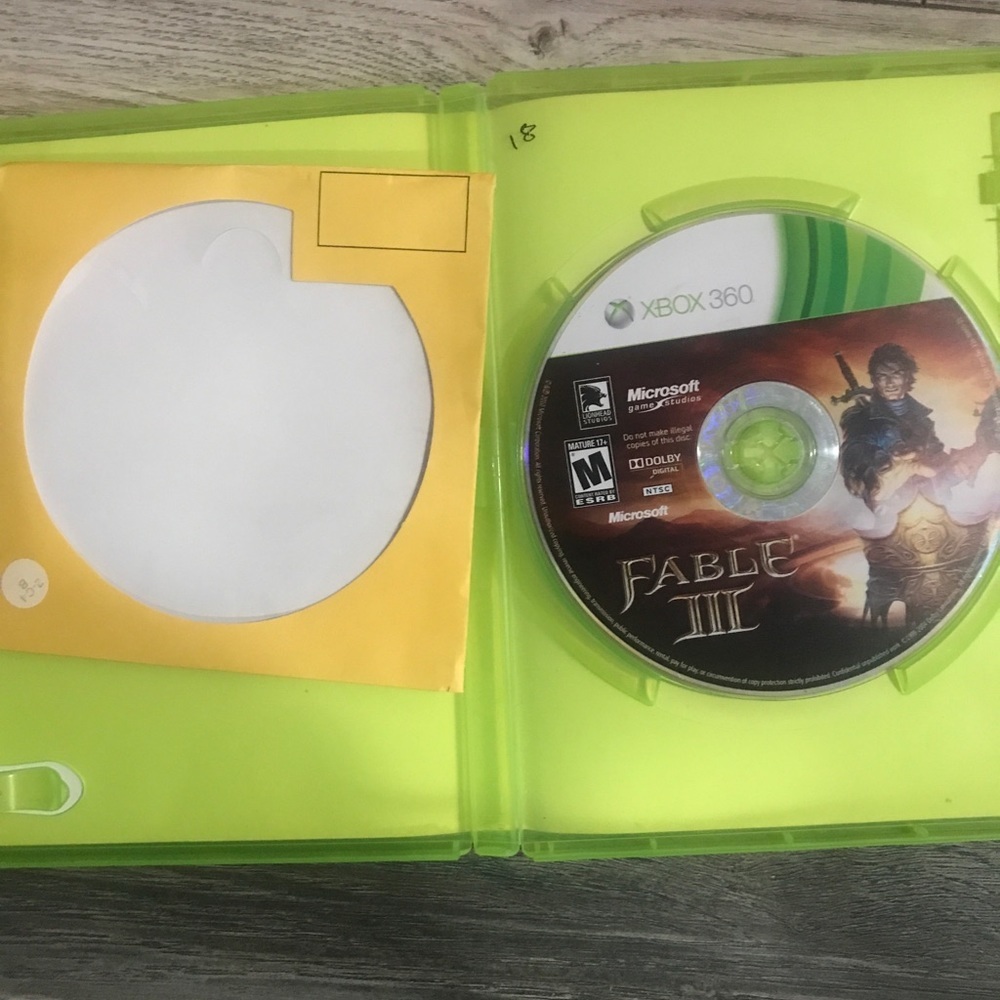 Fable III 3 Xbox 360 Game - Picture 2 of 3